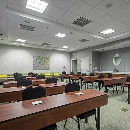 坦帕棕榈/北坦帕春季山丘套房酒店 外观 照片